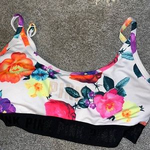 Sports bra with pads